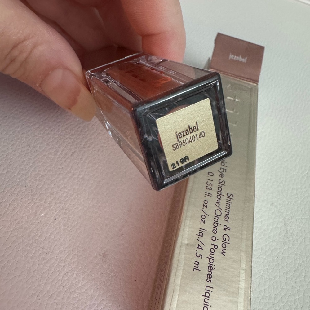 NEW Stila shimmer and glow liquid eyeshadow - Picture 6 of 7